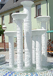 Porzellanbrunnen in der FussgÃ¤ngerzone von Selb